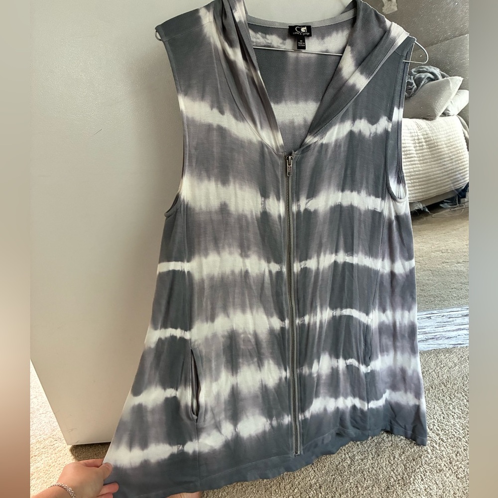 Cable & Gauge Gray and White Sleeveless Dress
